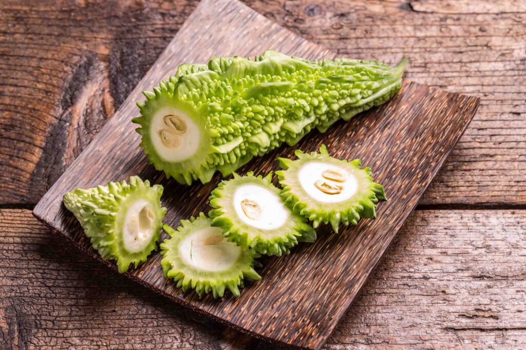 Bitter Gourd Seeds Benefits : करेले के बीज फेंकना सही या गलत? जानिए इन्हें खाना सेहत के लिए फायदेमंद है या नुकसानदायक