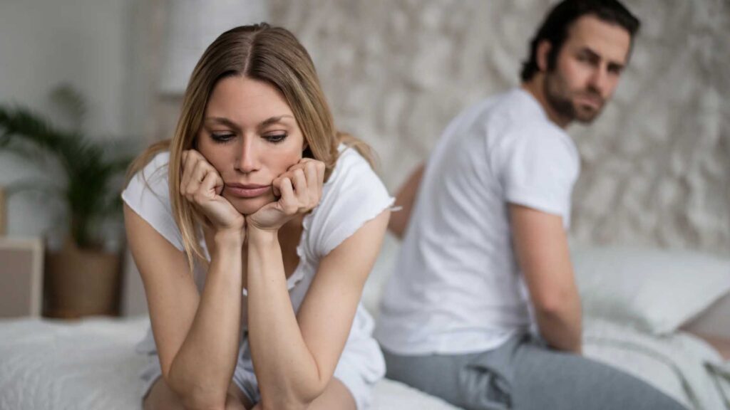 Husband Wife Relationship : पत्नियों को बिल्कुल पसंद नहीं होती पतियों की ये आदतें, रिश्ते में बढ़ सकती है दूरियां Husband Wife Relationship : पत्नियों को बिल्कुल पसंद नहीं होती पतियों की ये आदतें, रिश्ते में बढ़ सकती है दूरियां