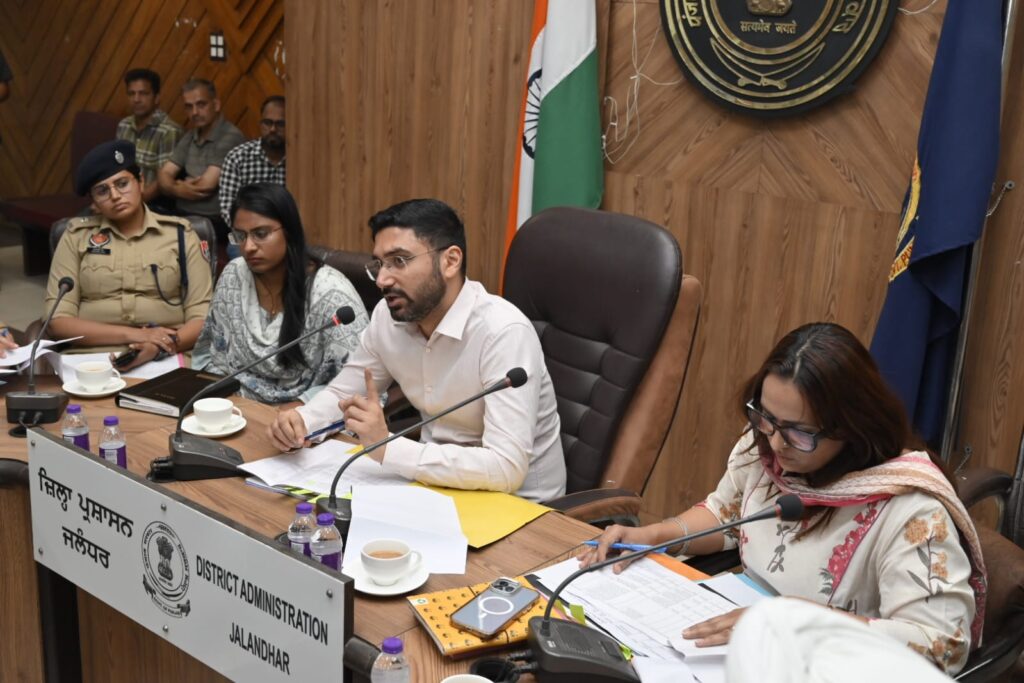 Deputy Commissioner orders : डिप्टी कमिश्नर ने व्यापारियों की शिकायतें प्राथमिकता के आधार पर हल करने के दिए निर्देश