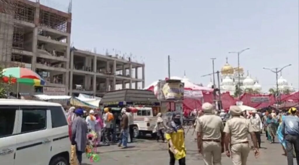 Amritsar Gurdwara Accident : अमृतसर के गुरुद्वारा में बड़ा हादसा! लंगर हॉल की छत से गिरी लोहे की प्लेटें, 2 महिलाओं की मौत; कई घायल