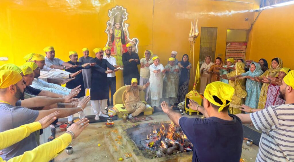 Maa Baglamukhi Dham Hawan : राम नाम की महिमा : रीझो या खीझो, फल मिलेगा जरूर-नवजीत भारद्वाज 1 WhatsApp Image 2026 05 02 at 4.43.02 PM WhatsApp Image 2026 05 02 at 4.43.02 PM Maa Baglamukhi Dham Hawan
