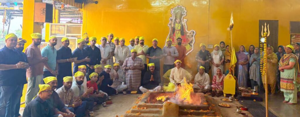 Shani Dev Maharaj Hawan : कठोर वाणी इंसान के जीवन को भी बना देती है कठोर-नवजीत भारद्वाज