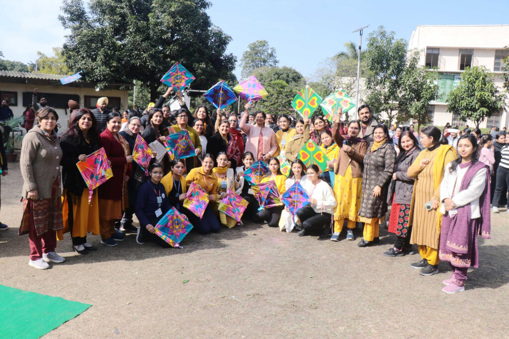 celebrated the advent of Spring : HMV में सांस्कृतिक उल्लास के साथ मनाया गया बसंत उत्सव