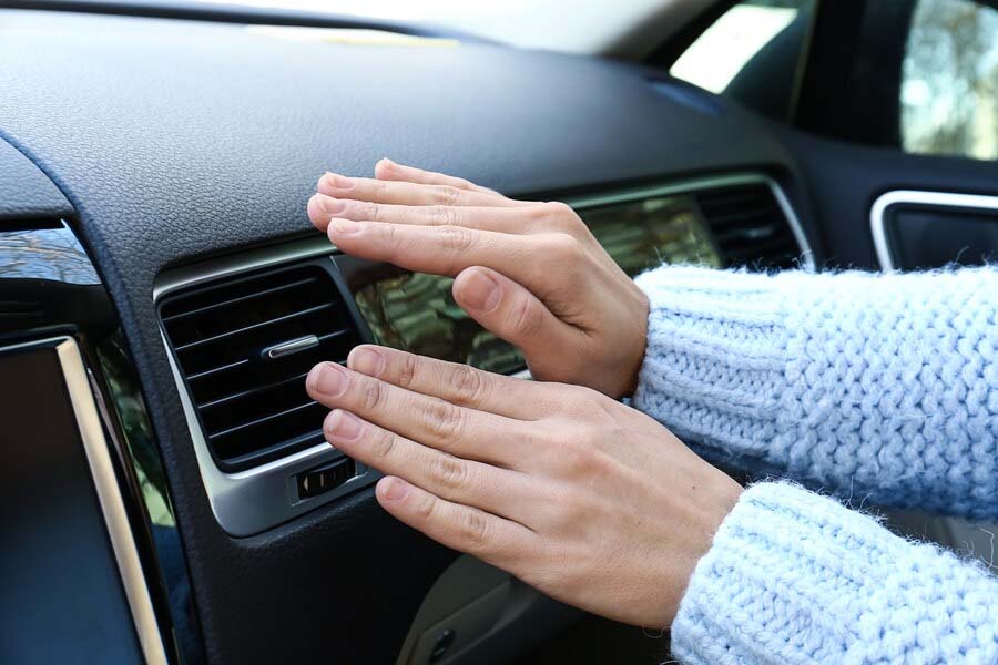 Car AC Fuel Consumption : कार में AC चलाने से कितना बढ़ता है पेट्रोल-डीजल का खर्च? जानिए माइलेज पर कितना पड़ता है असर Car AC Fuel Consumption : कार में AC चलाने से कितना बढ़ता है पेट्रोल-डीजल का खर्च? जानिए माइलेज पर कितना पड़ता है असर