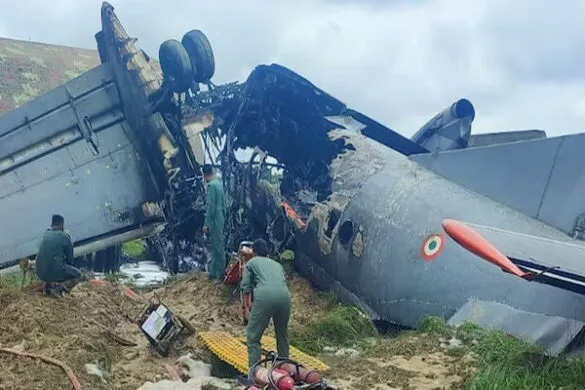 IAF AN-32 Crash : जोरहाट एयरबेस पर बड़ा हादसा! लैंडिंग के दौरान दुर्घटनाग्रस्त हुआ विमान, मची अफरा-तफरी IAF AN-32 Crash : जोरहाट एयरबेस पर बड़ा हादसा! लैंडिंग के दौरान दुर्घटनाग्रस्त हुआ विमान, मची अफरा-तफरी