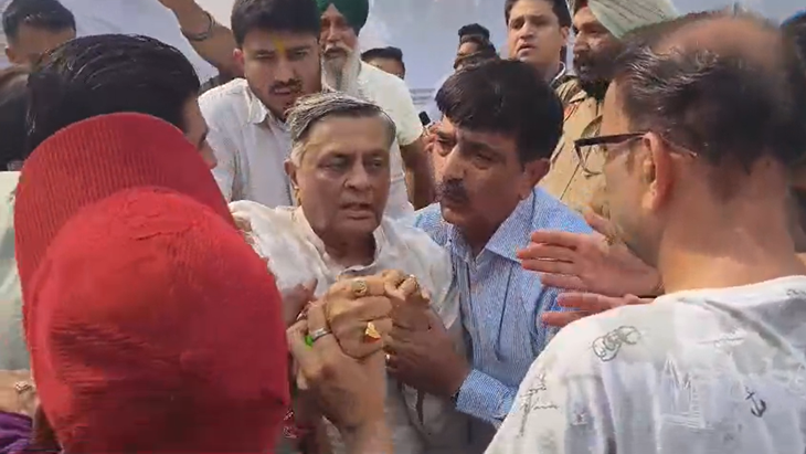 Manoranjan Kalia Hospitalized : भाजपा कार्यक्रम के दौरान पूर्व मंत्री मनोरंजन कालिया हुए बेहोश, अस्पताल में भर्ती Manoranjan Kalia Hospitalized : भाजपा कार्यक्रम के दौरान पूर्व मंत्री मनोरंजन कालिया हुए बेहोश, अस्पताल में भर्ती