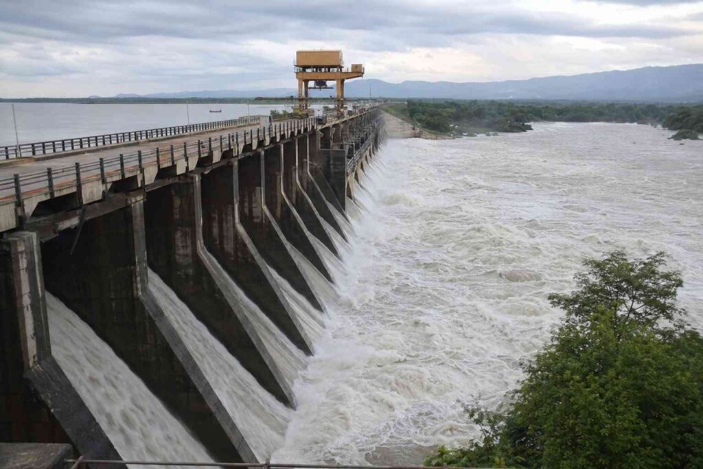 Rising Water Level Alert : भीषण गर्मी के बीच बढ़ा खतरा: ब्यास नदी में तेजी से बढ़ा जलस्तर, प्रशासन अलर्ट मोड पर