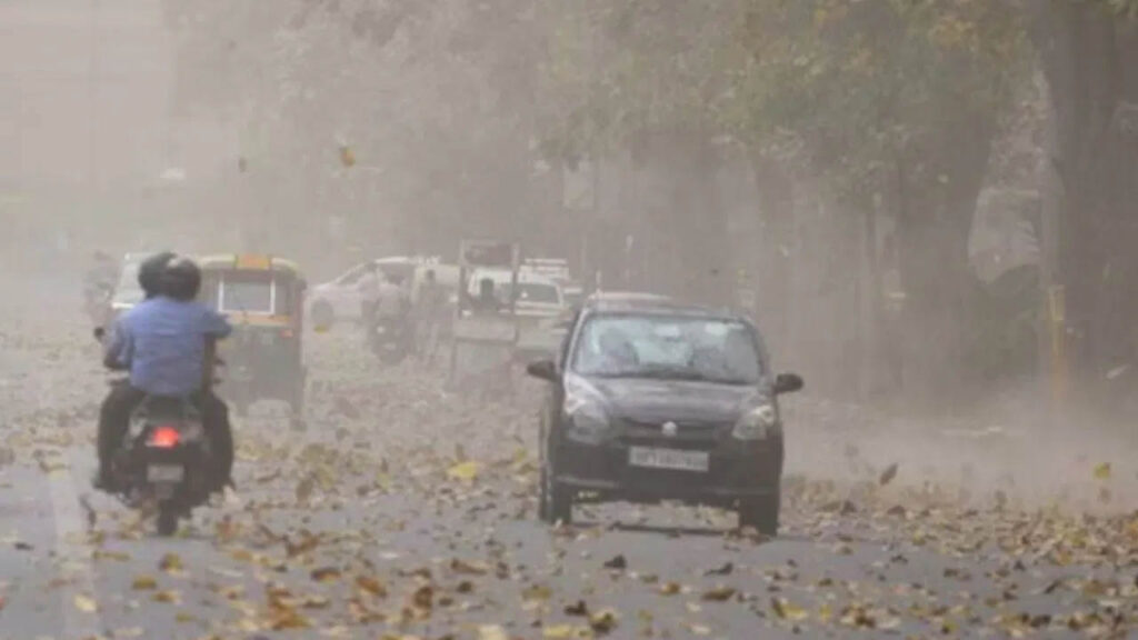 Weather Alert : पंजाब में बदला मौसम का मिजाज, तेज आंधी के बाद बारिश के आसार; कई जिलों में ऑरेंज और येलो अलर्ट जारी