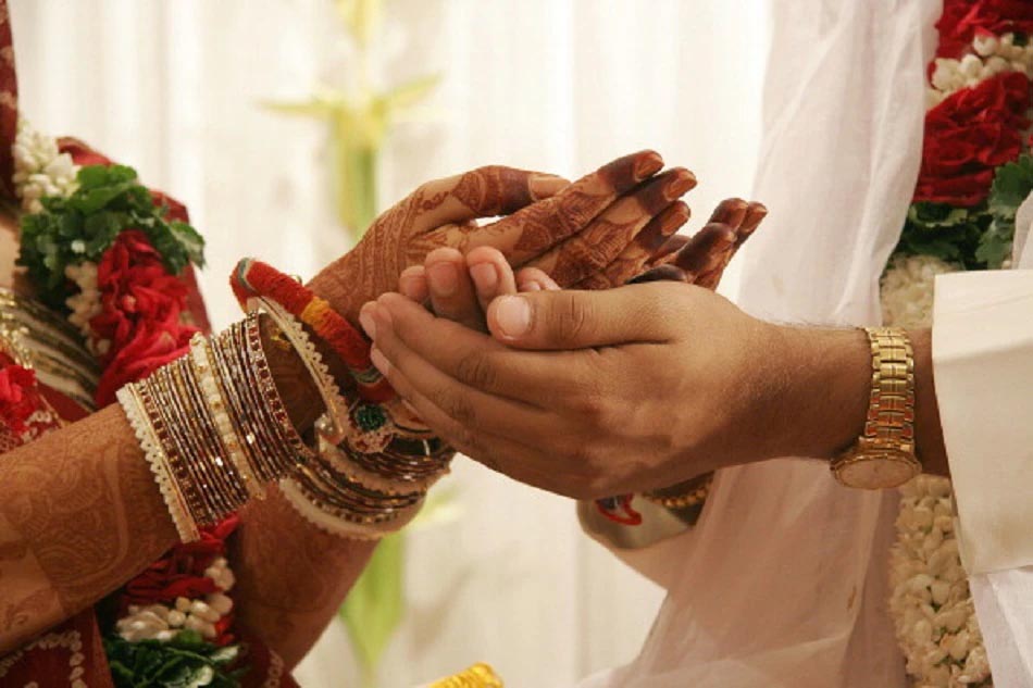 Noida Honeymoon Crime : शादी के कुछ दिन बाद हनीमून पर गया कपल, होटल में ठहरते ही बदले हालात! पढ़ें पूरी खबर Noida Honeymoon Crime : शादी के कुछ दिन बाद हनीमून पर गया कपल, होटल में ठहरते ही बदले हालात! पढ़ें पूरी खबर