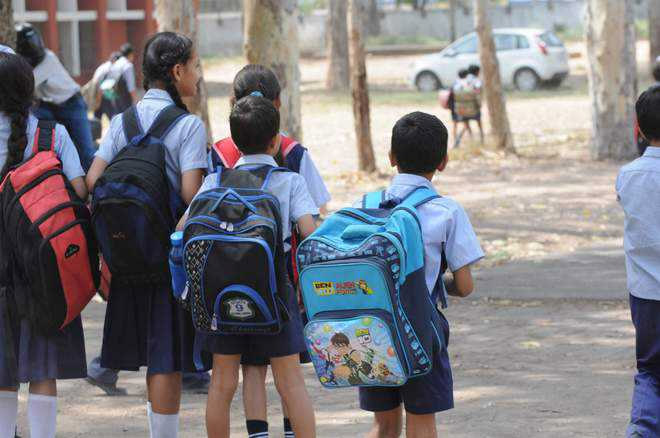 PSEB School Bag Distribution : PSEB का बड़ा फैसला: सरकारी स्कूलों के 11वीं-12वीं के सभी विद्यार्थियों को मिलेंगे नए स्कूल बैग PSEB School Bag Distribution : PSEB का बड़ा फैसला: सरकारी स्कूलों के 11वीं-12वीं के सभी विद्यार्थियों को मिलेंगे नए स्कूल बैग