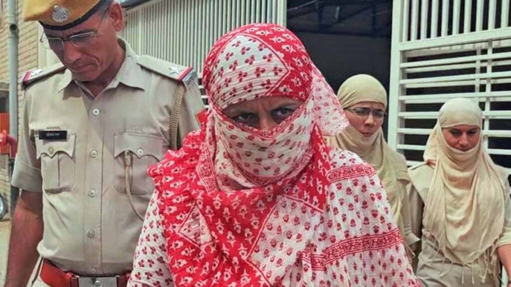 Rajasthan News : स्पाई कैमरे से रिकॉर्ड किए वीडियो, फिर डॉक्टर से कथित तौर पर वसूले 2 करोड़ रुपये