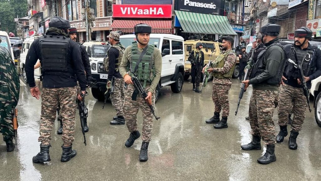 Anantnag Terror Attack : अमरनाथ यात्रा सुरक्षा के बीच अनंतनाग में आतंकी हमला, हेड कॉन्स्टेबल आशिक हुसैन शहीद Anantnag Terror Attack : अमरनाथ यात्रा सुरक्षा के बीच अनंतनाग में आतंकी हमला, हेड कॉन्स्टेबल आशिक हुसैन शहीद
