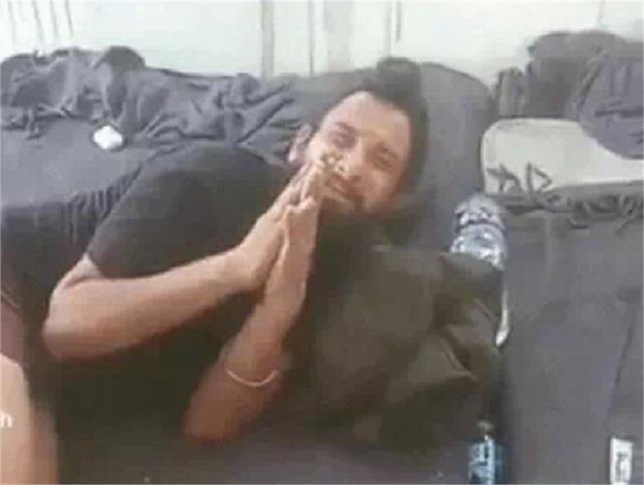 Mexico Viral Video : मेक्सिको में फंसे पंजाबी युवक का रोते हुए वीडियो वायरल, कहा- ‘यहां मत आना, मेरी बात मान लो… Mexico Viral Video : मेक्सिको में फंसे पंजाबी युवक का रोते हुए वीडियो वायरल, कहा- ‘यहां मत आना, मेरी बात मान लो…