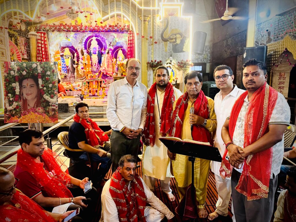 Sawan Ashtami at Rajeshwari Dham: सावन की अष्टमी पर राजेश्वरी धाम में उमड़ा आस्था का सैलाब, मां राजरानी के दरबार में श्रद्धालुओं ने टेका माथा