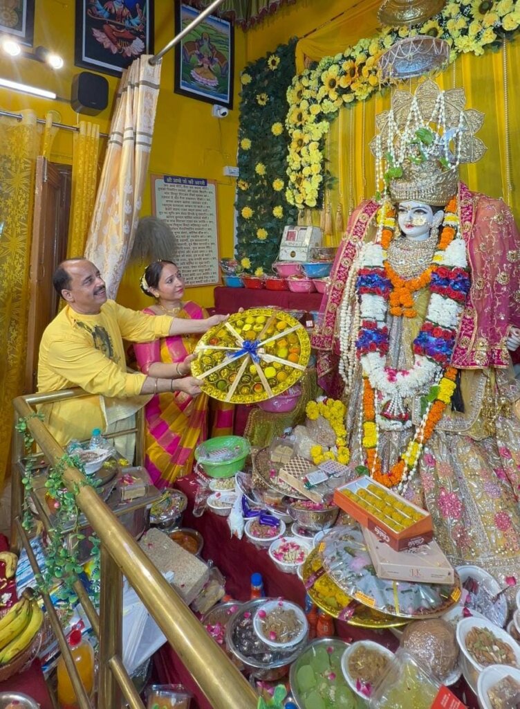 Maa Baglamukhi Dham Jalandhar : सिद्ध मां बगलामुखी धाम में गूंजा महामाई का जयघोष, छप्पन भोग से सजा दरबार