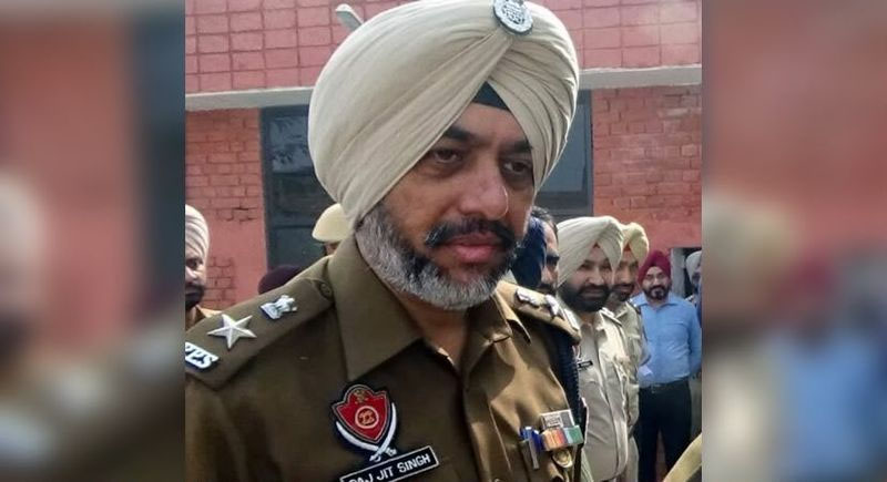 Former Punjab AIG Rajjit Singh Arrested : 7 साल बाद पंजाब पुलिस के पूर्व AIG गिरफ्तार, ड्रग्स और भ्रष्टाचार केस में बड़ा एक्शन Former Punjab AIG Rajjit Singh Arrested : 7 साल बाद पंजाब पुलिस के पूर्व AIG गिरफ्तार, ड्रग्स और भ्रष्टाचार केस में बड़ा एक्शन
