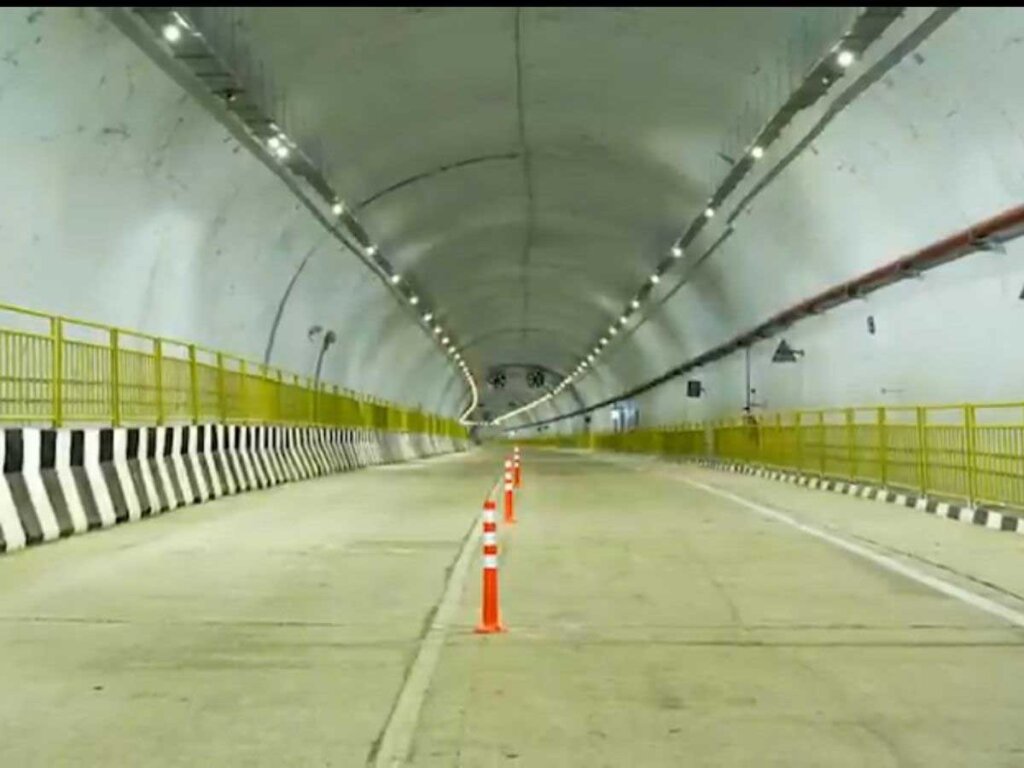 Himachal Tunnel Open : पंजाब से मनाली जाना हुआ और आसान! खुलीं दो नई सुरंगें, सफर का समय आधा होने की उम्मीद