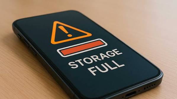 Storage Full Problem : फोन में बार-बार आता है ‘Storage Full’ का मैसेज? इन आसान तरीकों से मिनटों में खाली करें स्पेस Storage Full Problem : फोन में बार-बार आता है ‘Storage Full’ का मैसेज? इन आसान तरीकों से मिनटों में खाली करें स्पेस