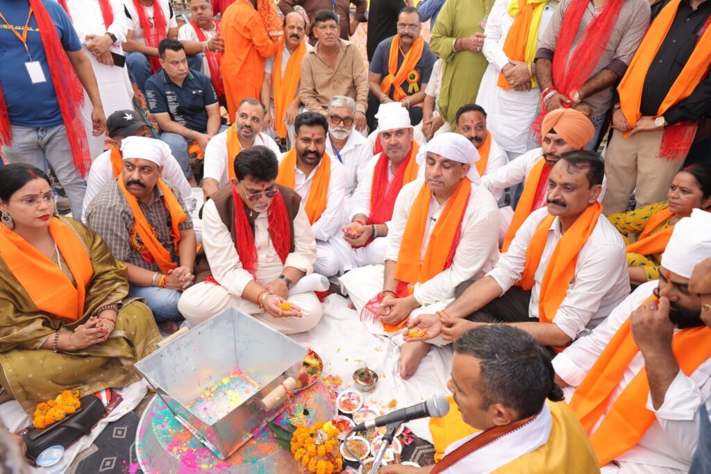 Mayor Visit in Sodal Mela : सिद्ध श्री बाबा सोढल जी महाराज के मेले में मेयर विनीत धीर ने किया हवन-यज्ञ, शहर की सुख-समृद्धि की कामना