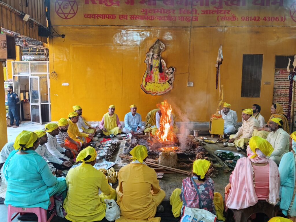 Maa Baglamukhi Dham Jalandhar : मां ब्रह्मचारिणी का स्वरूप हमें तप, त्याग और धैर्य का मार्ग दिखाता है -नवजीत भारद्वाज